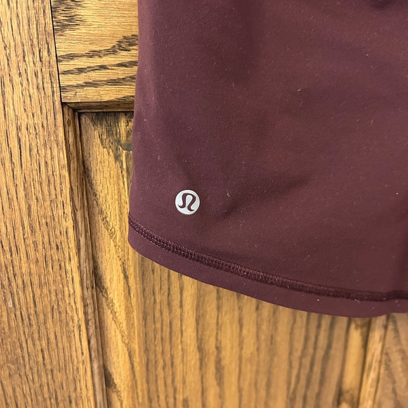 Lululemon Boogie Short Full-On Luon Roll Down Reversible Burgundy Size 10 - Picture 5 of 10